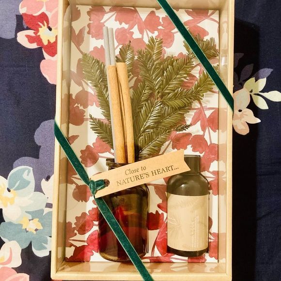 Botanical Bouquet Diffuser - Picture 4 of 8